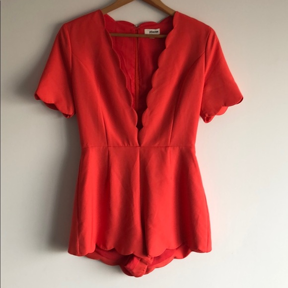 STOREE Scalloped Plunging Romper - Picture 4 of 6